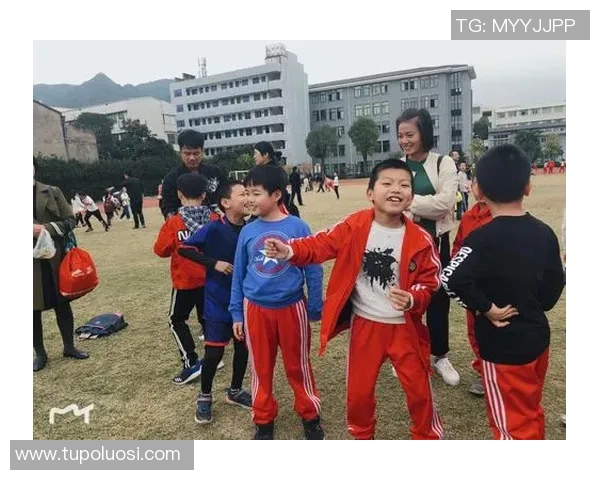 台湾足球明星走进我家分享成长故事与足球梦想 台湾足球明星走进我家分享成长故事与足球梦想