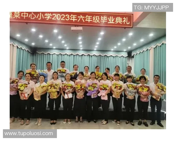 足球巨星感恩师恩回忆成长历程与教诲的深刻影响