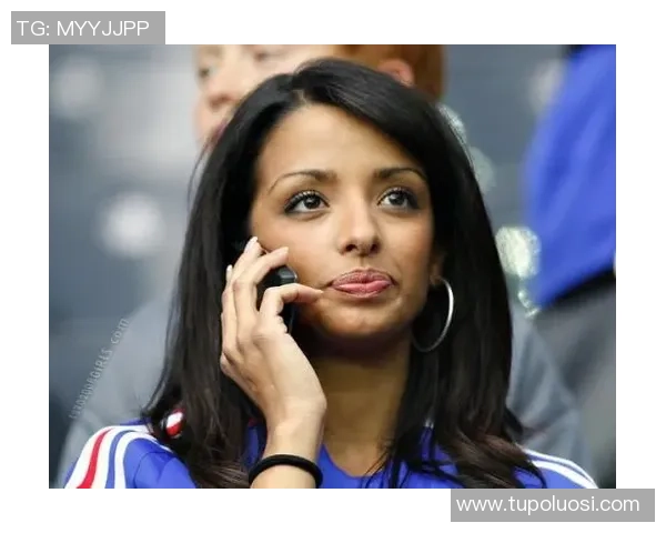 足球明星的妻子爱丽丝美丽瞬间大揭秘让你领略她的风采与魅力