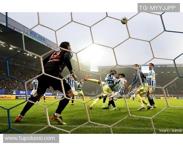 巅峰足球明星颜值大比拼谁才是球场上的绝世美男